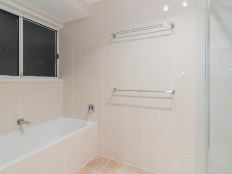 88-90 Merluna Road, Park Ridge South QLD 4125
