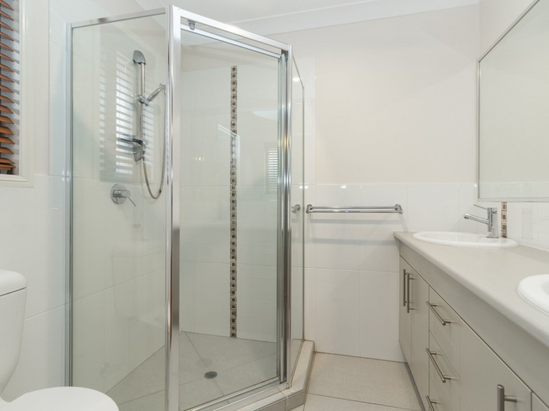 11 The Avenue, Heathwood QLD 4110