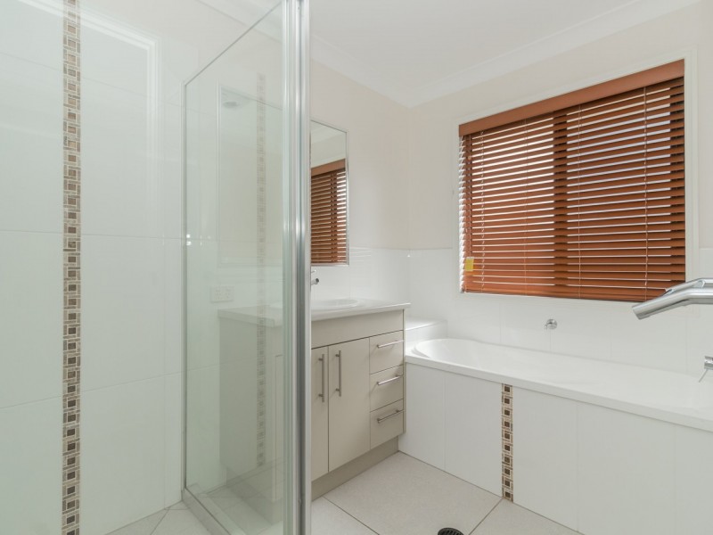 11 The Avenue, Heathwood QLD 4110