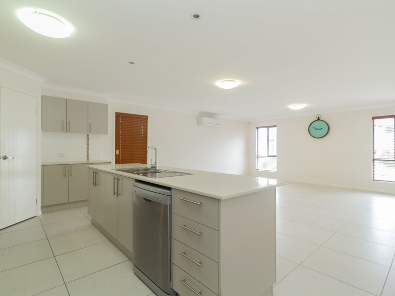 11 The Avenue, Heathwood QLD 4110