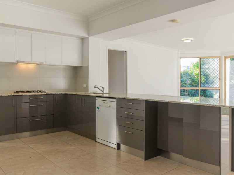 12 Edenlea Drive, Meadowbrook QLD 4131