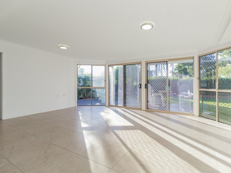 12 Edenlea Drive, Meadowbrook QLD 4131