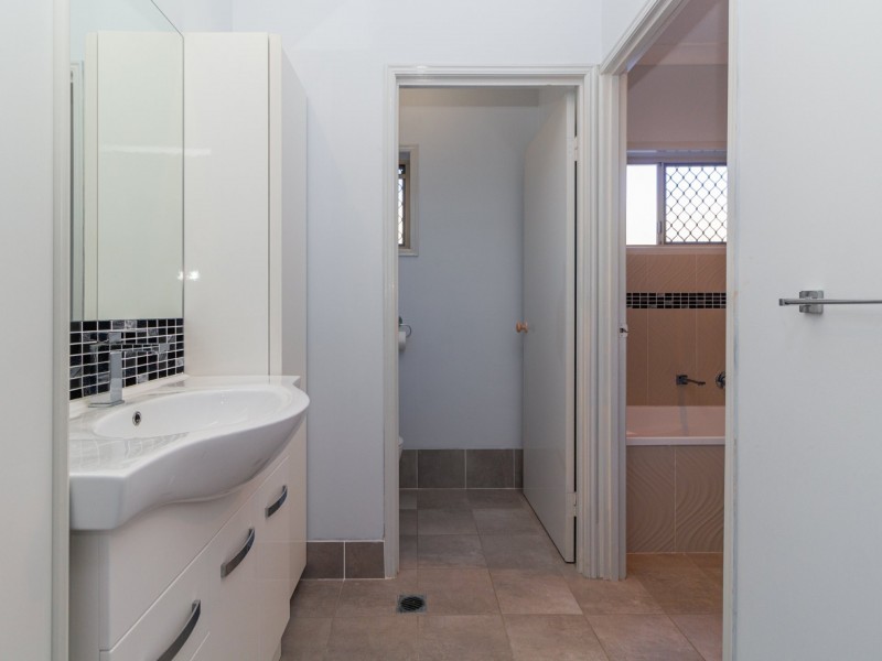 12 Edenlea Drive, Meadowbrook QLD 4131