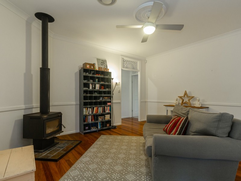 2 Cambridge Crescent, Forest Lake QLD 4078