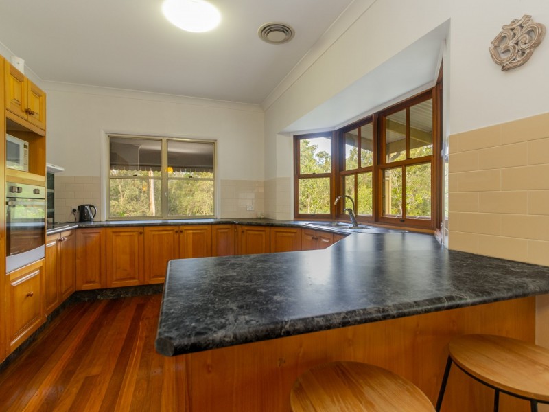 2 Cambridge Crescent, Forest Lake QLD 4078