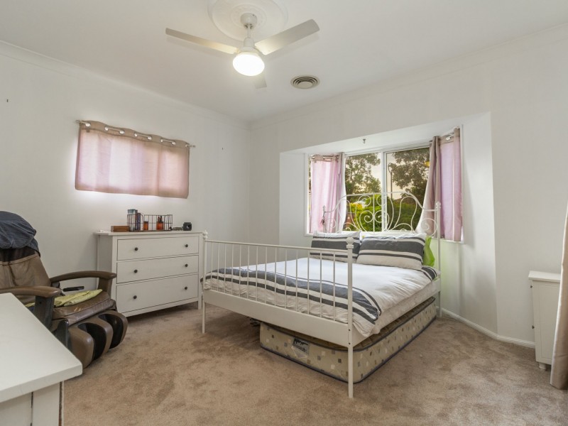 2 Cambridge Crescent, Forest Lake QLD 4078