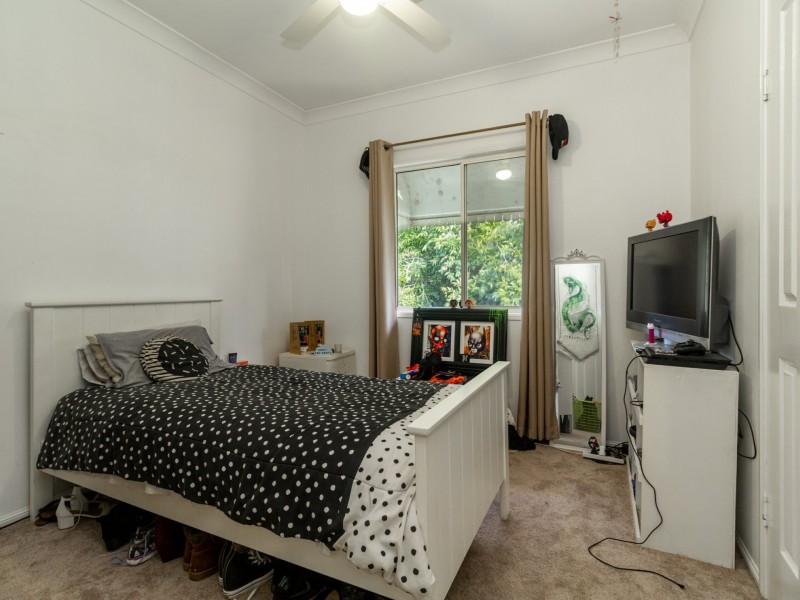 2 Cambridge Crescent, Forest Lake QLD 4078