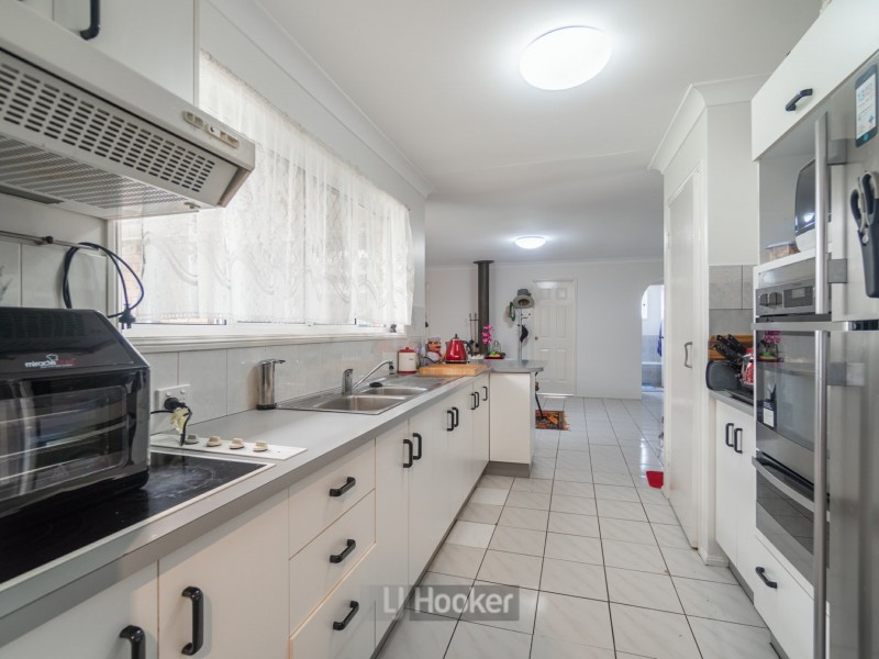 4 Bron Court, Loganlea QLD 4131