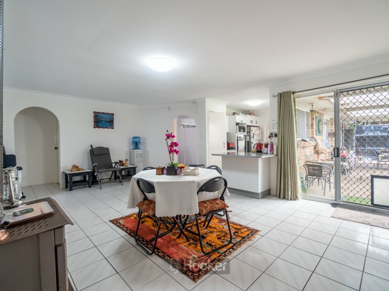 4 Bron Court, Loganlea QLD 4131