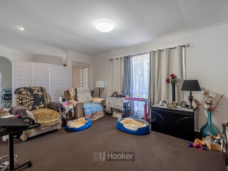 4 Bron Court, Loganlea QLD 4131