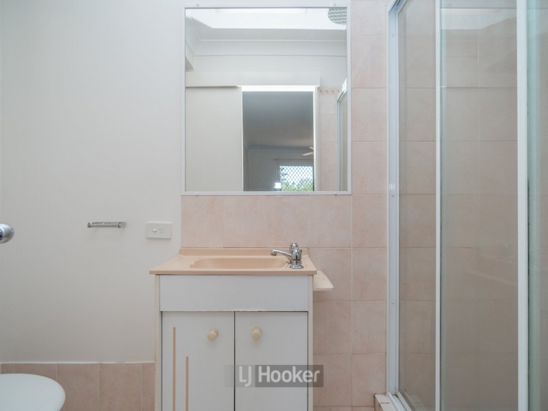 4 Bron Court, Loganlea QLD 4131