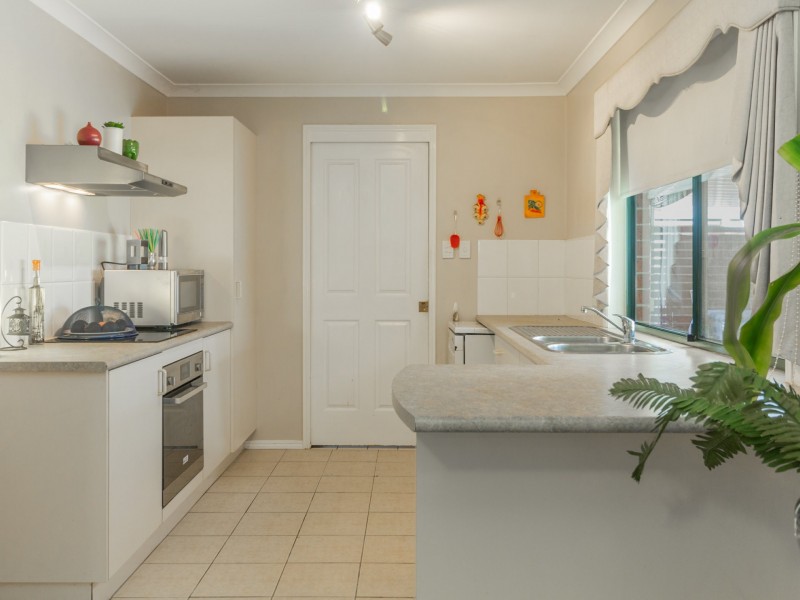 27 Lakeview Drive, Logan Reserve QLD 4133