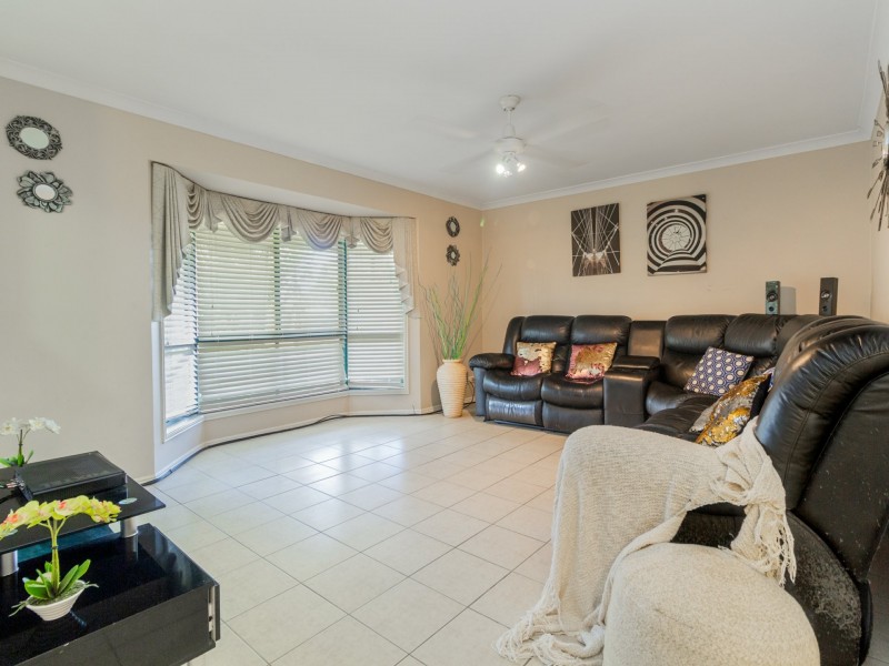 27 Lakeview Drive, Logan Reserve QLD 4133