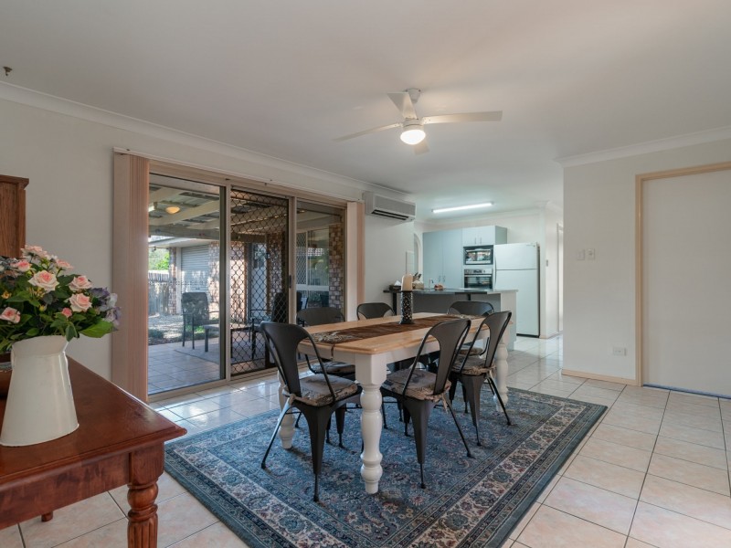 52 Gordonia Drive, Regents Park QLD 4118