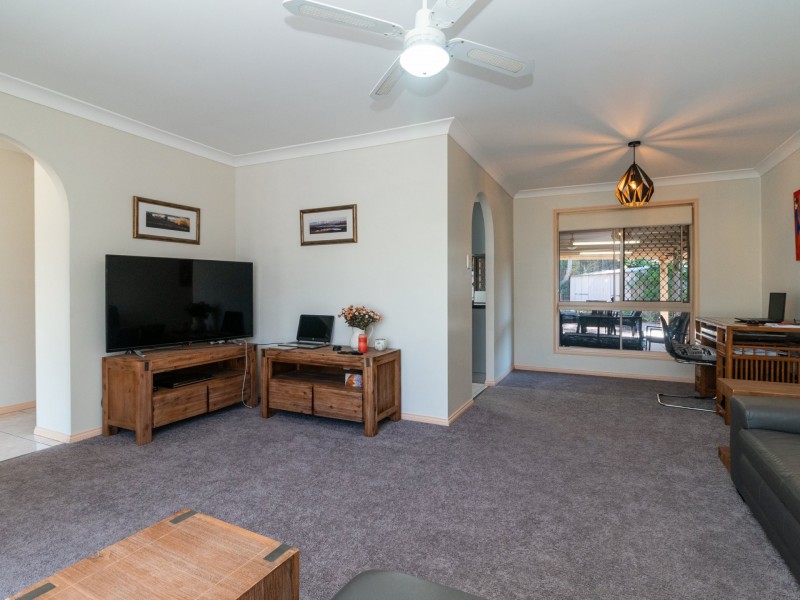 52 Gordonia Drive, Regents Park QLD 4118