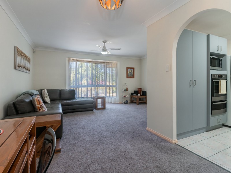 52 Gordonia Drive, Regents Park QLD 4118