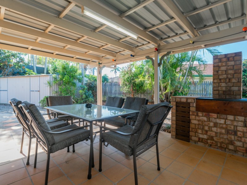 52 Gordonia Drive, Regents Park QLD 4118