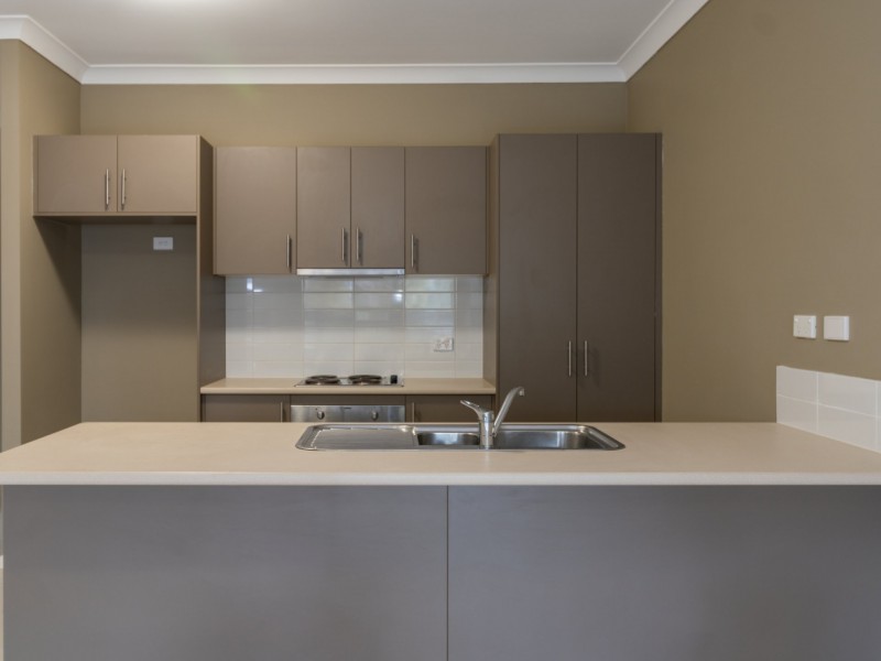 2/1 Carnarvon Crescent, Waterford QLD 4133