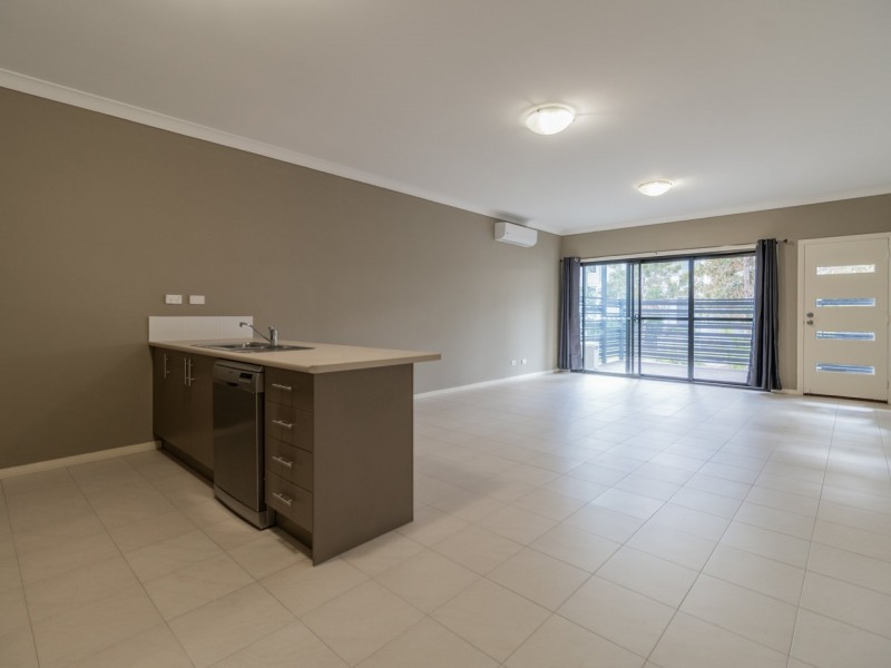 2/1 Carnarvon Crescent, Waterford QLD 4133