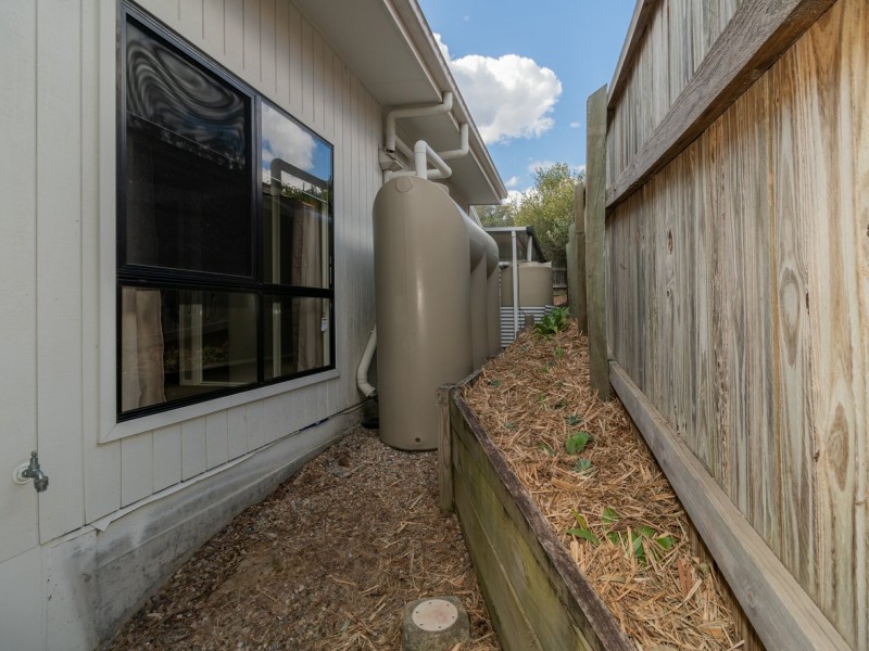 2/1 Carnarvon Crescent, Waterford QLD 4133