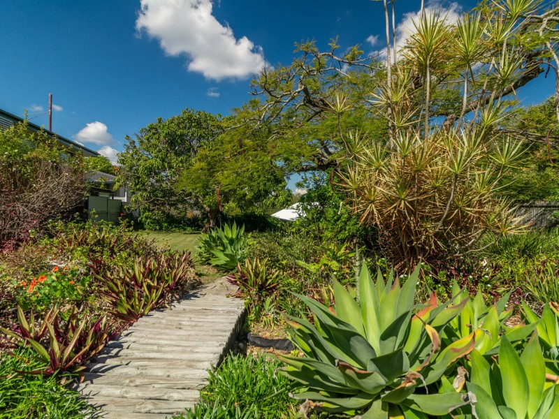 62 Crump Street, Holland Park West QLD 4121