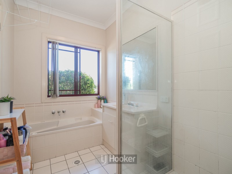 5 Mooloolah Court, Hillcrest QLD 4118