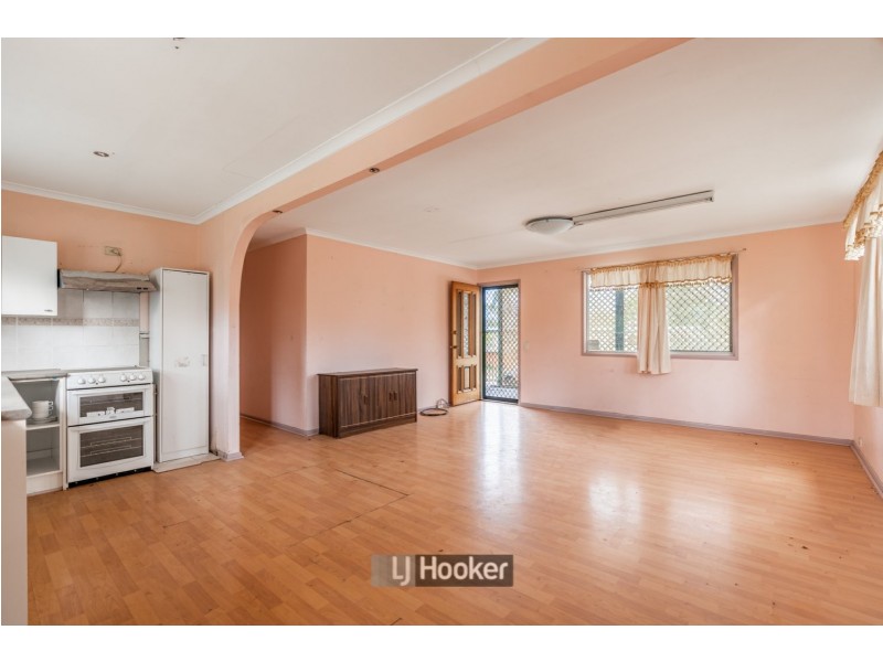 11 Lennox Court, Logan Central QLD 4114