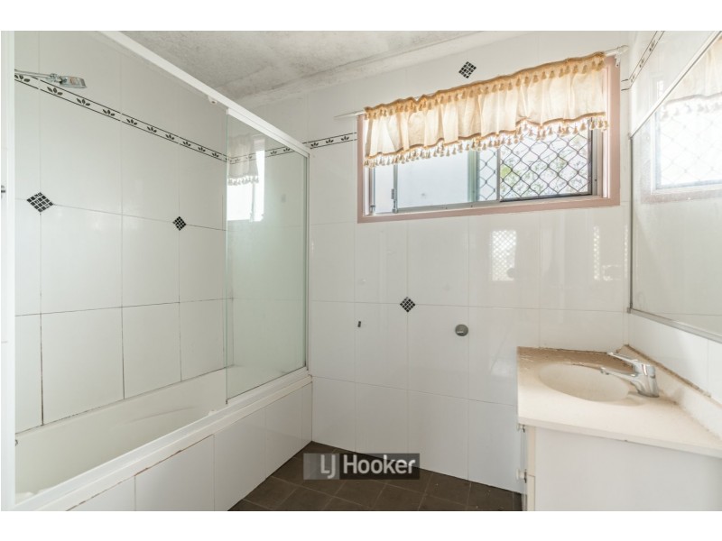 11 Lennox Court, Logan Central QLD 4114