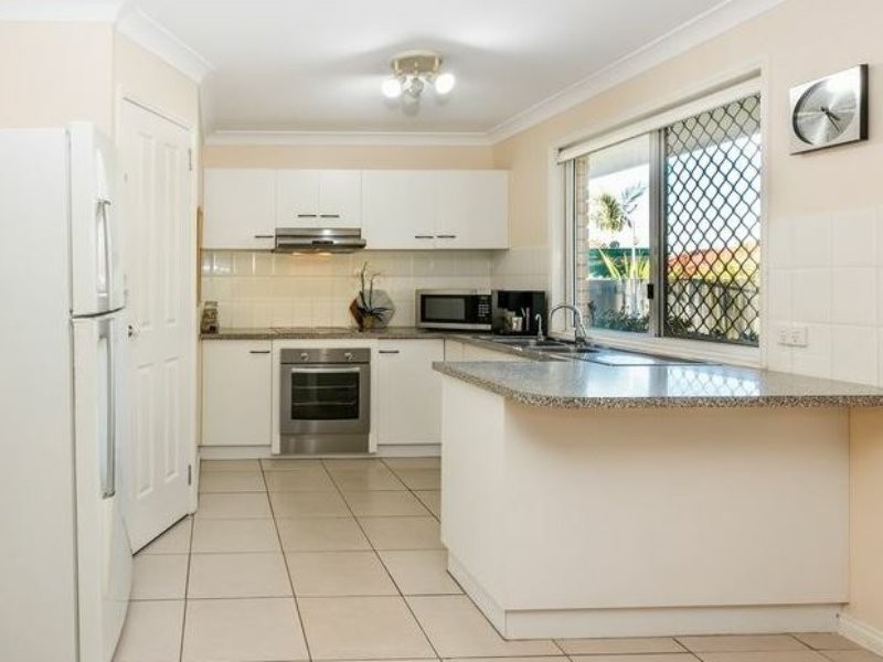 4 Gingko Crescent, Regents Park QLD 4118