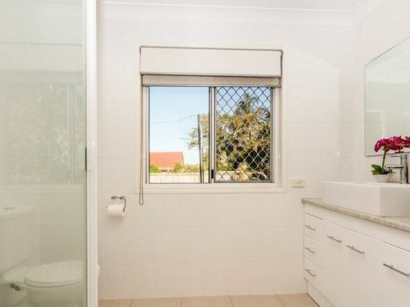 4 Gingko Crescent, Regents Park QLD 4118