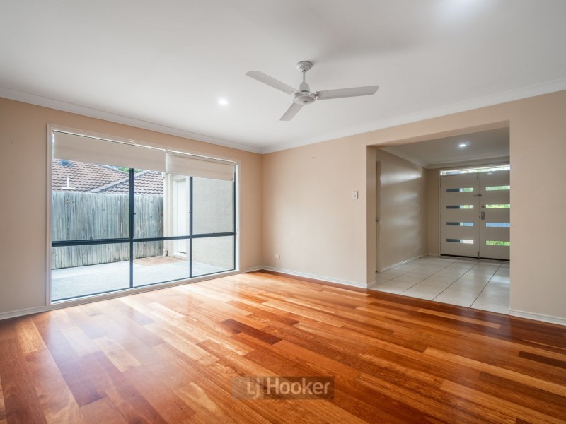 16 Parkside Place, Forest Lake QLD 4078