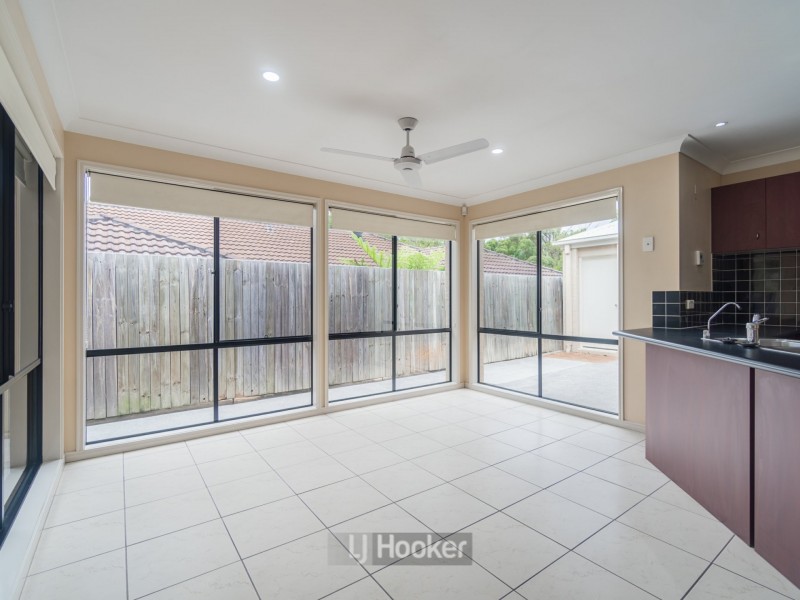 16 Parkside Place, Forest Lake QLD 4078