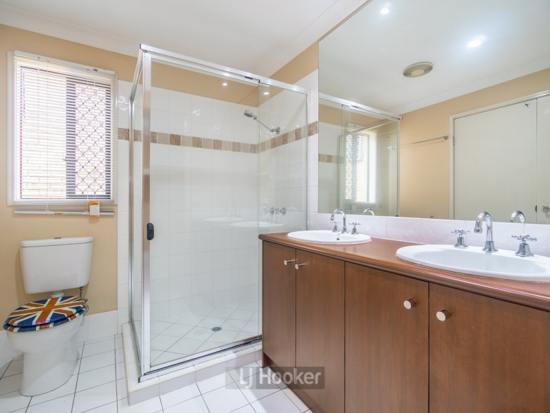 16 Parkside Place, Forest Lake QLD 4078