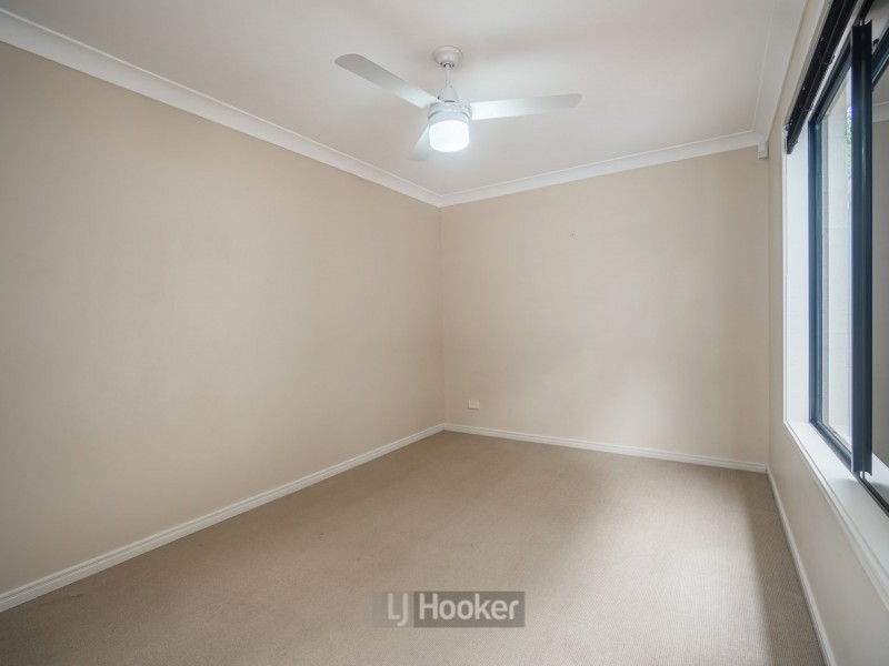 16 Parkside Place, Forest Lake QLD 4078