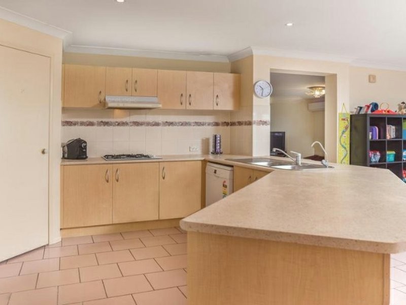 6 Cheltenham Place, Forest Lake QLD 4078