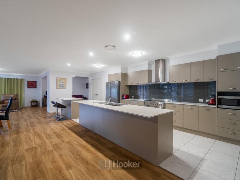 7-19 Woodend Court, Park Ridge QLD 4125