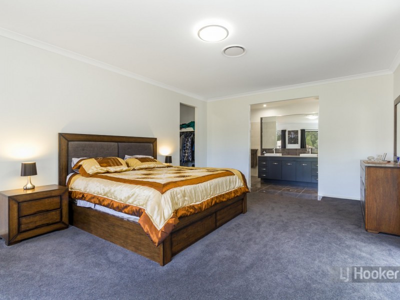 7-19 Woodend Court, Park Ridge QLD 4125