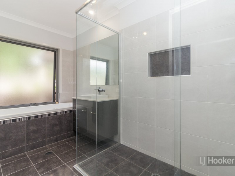 7-19 Woodend Court, Park Ridge QLD 4125
