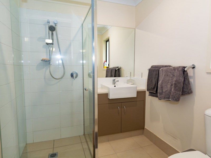 17 Chandon Court, Hillcrest QLD 4118