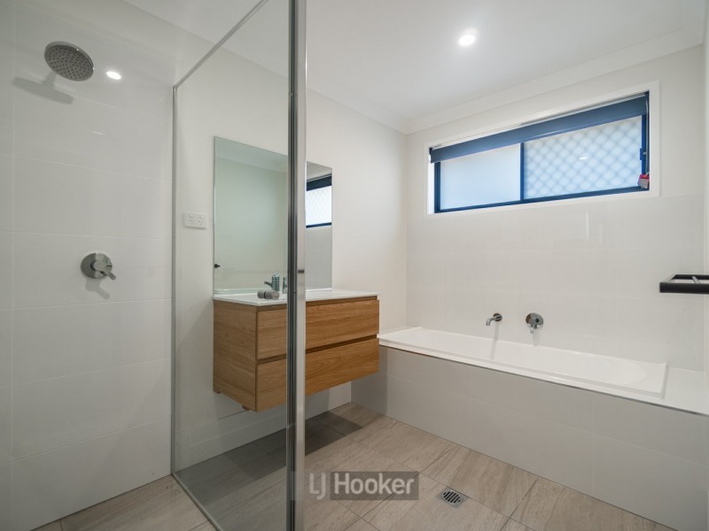 352 Waller Road, Park Ridge QLD 4125