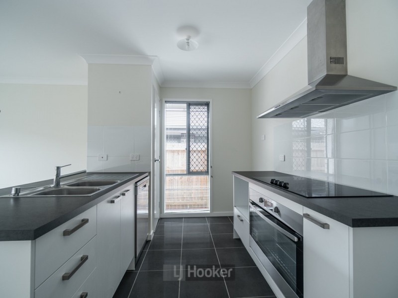 10 Mt Greville Way, Park Ridge QLD 4125