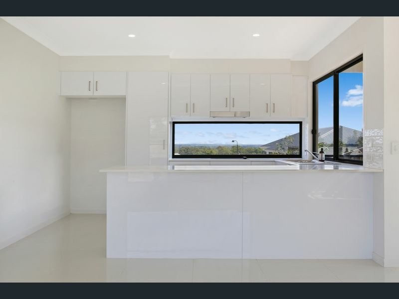 8 Tash Court, Waterford QLD 4133