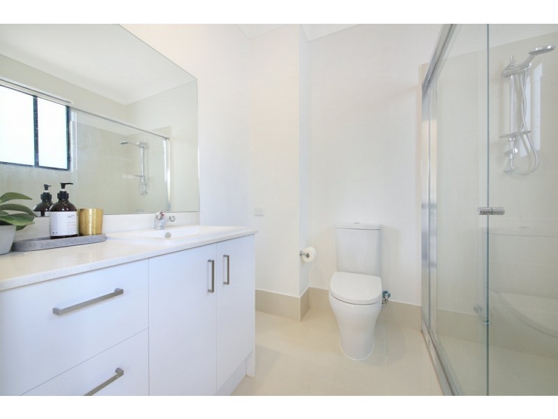 8 Tash Court, Waterford QLD 4133