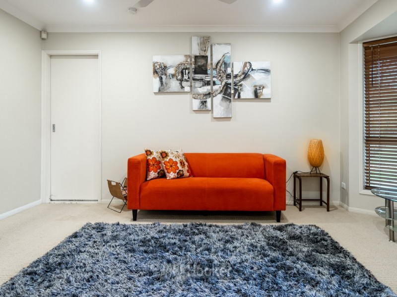 14 Barron Court, Hillcrest QLD 4118