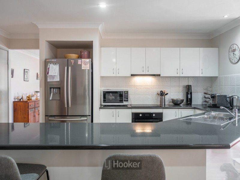 11 Piccadilly Place, Forest Lake QLD 4078