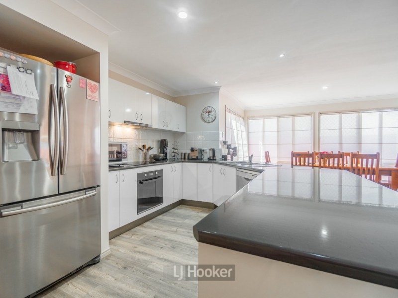 11 Piccadilly Place, Forest Lake QLD 4078