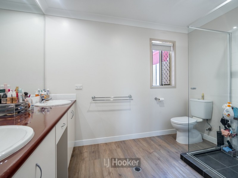 11 Piccadilly Place, Forest Lake QLD 4078