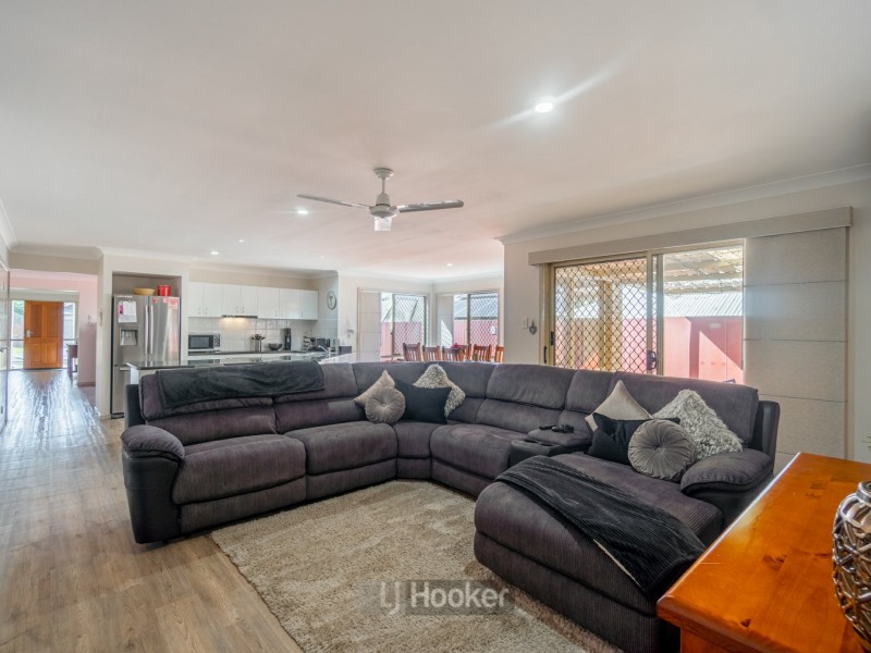 11 Piccadilly Place, Forest Lake QLD 4078