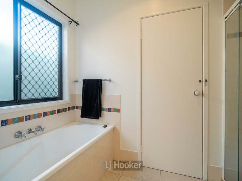 9 Gilberton Crescent, Forest Lake QLD 4078