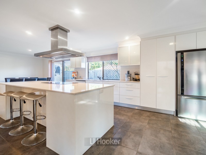 7 Coot Tha Place, Forest Lake QLD 4078